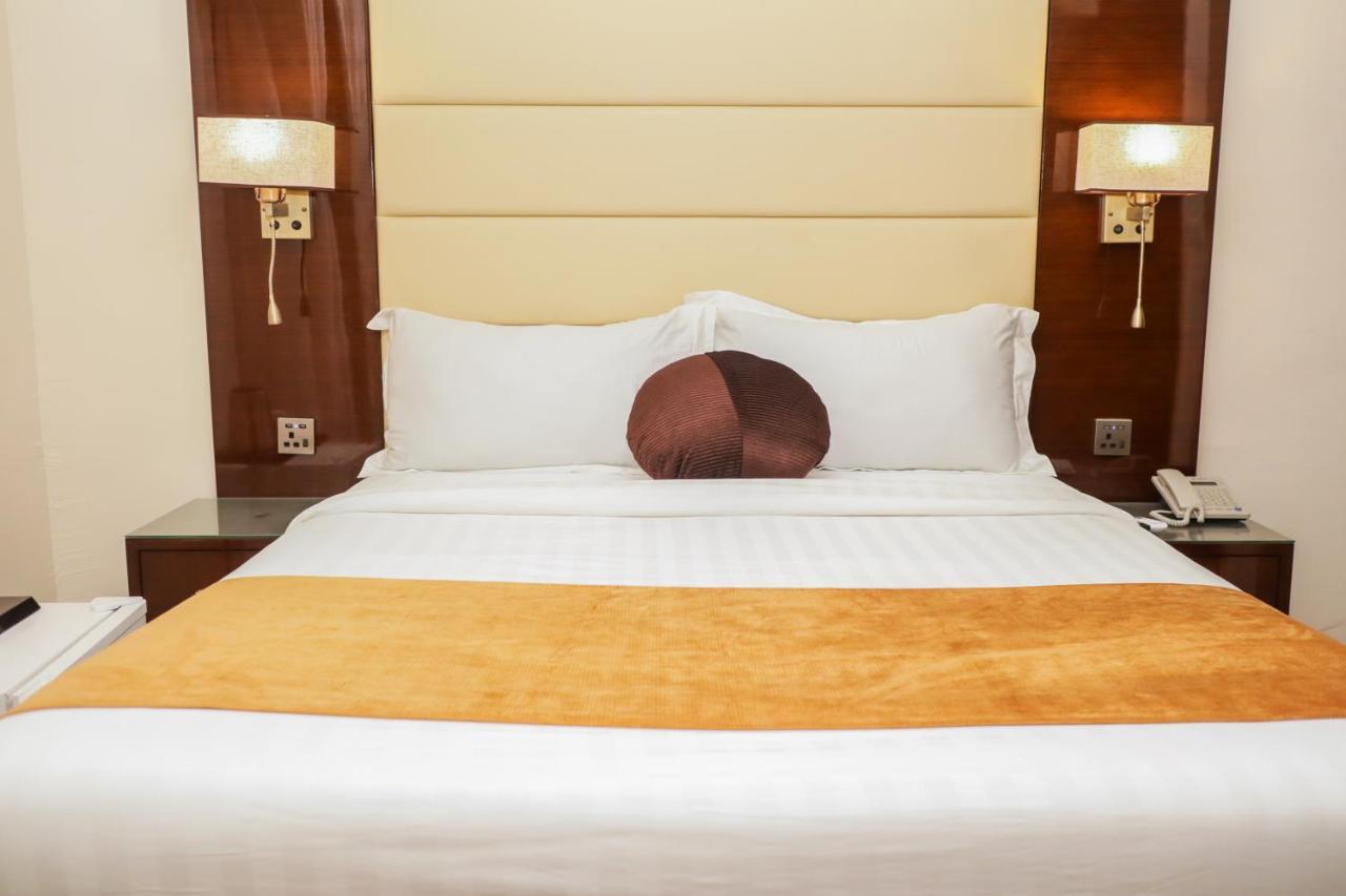 De Rembrandt Hotels And Suites Ikeja Exterior photo
