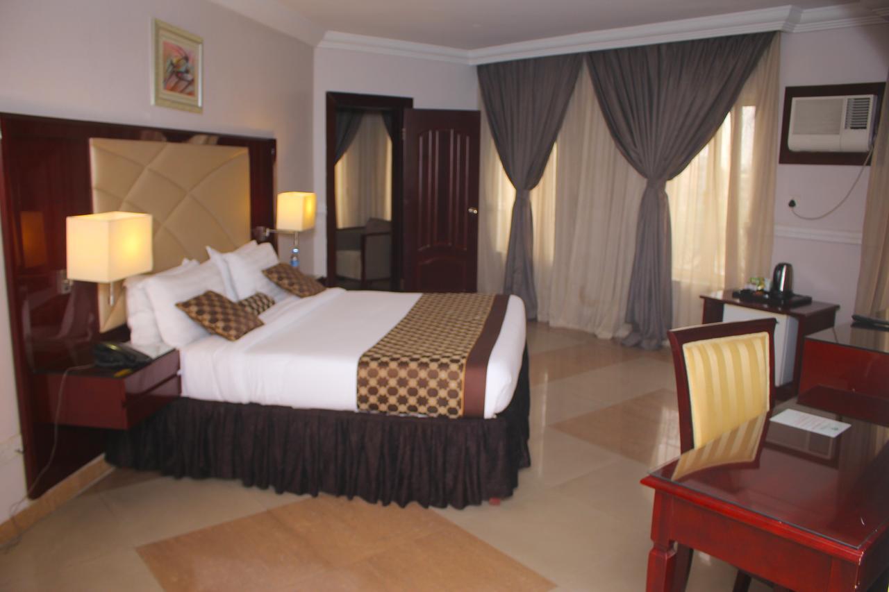 De Rembrandt Hotels And Suites Ikeja Exterior photo